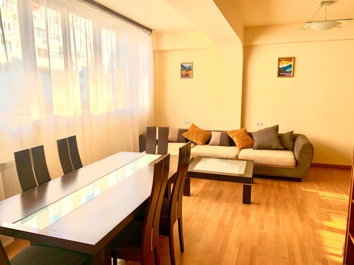 Apartment Amiryan Γιερεβάν Εξωτερικό φωτογραφία