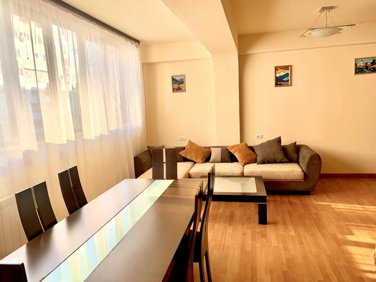 Apartment Amiryan Γιερεβάν Εξωτερικό φωτογραφία